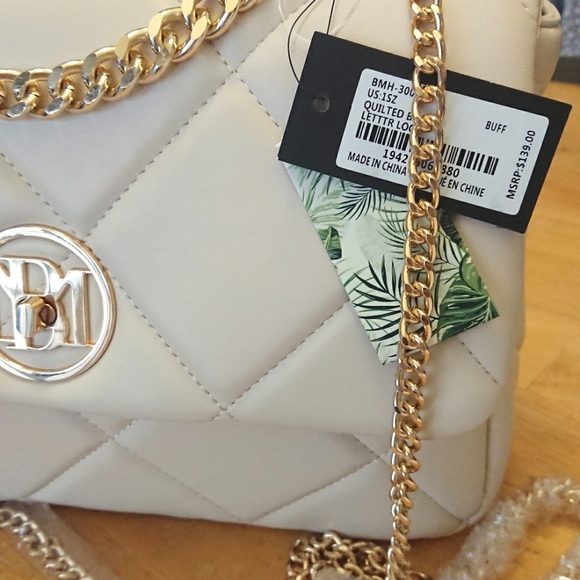 Badgley Mischka Diamond Quilted Med-Large purse, bag, Buttery Soft Vegan Leathe. - Picture 4 of 16